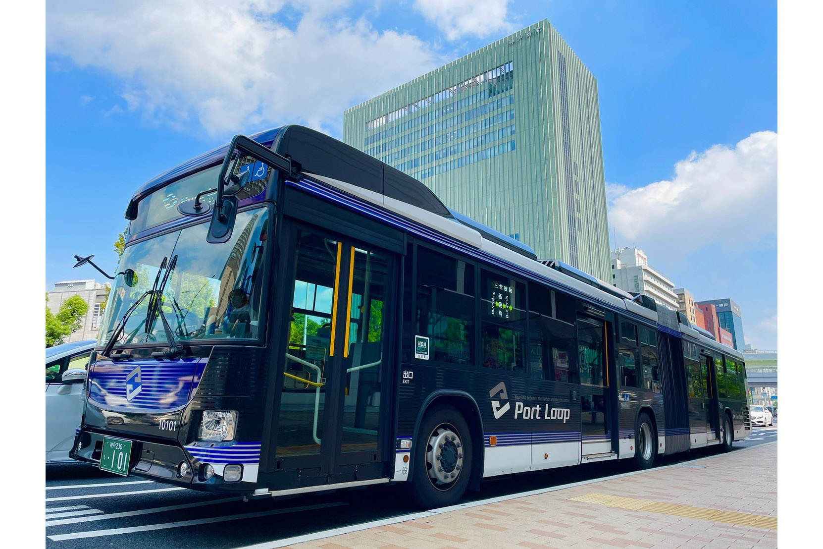 神戸の連節バス「Port Loop」、10月29日ダイヤ改正。4台体制で約1.5倍