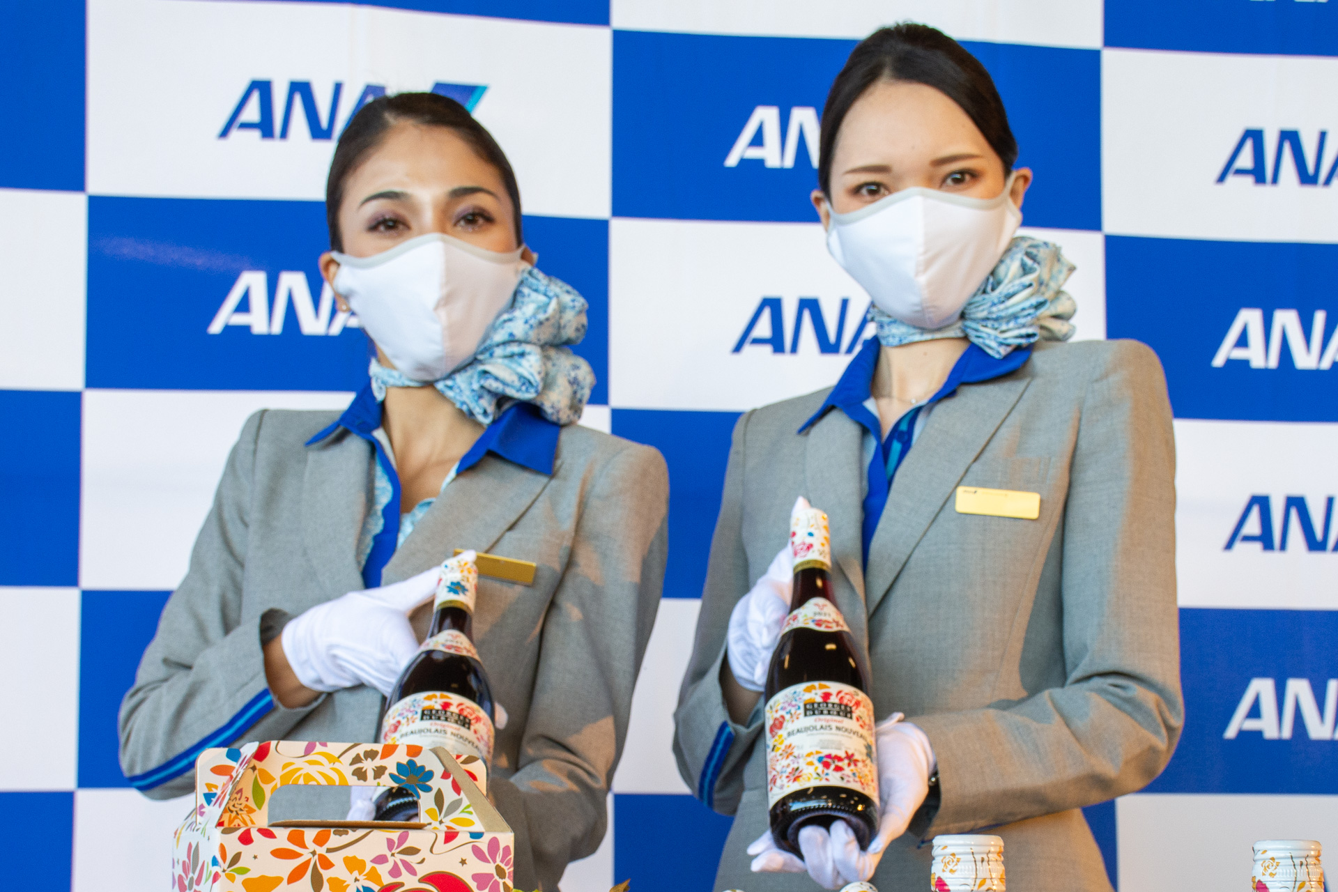 ANA便で2021年ボジョレー・ヌーボー初荷到着。「採れたてのいちごに