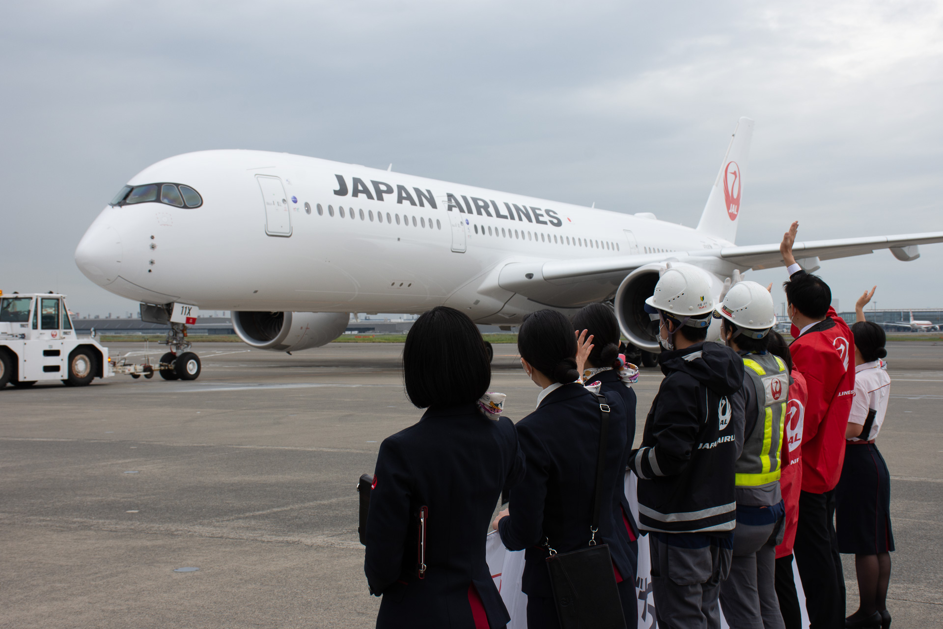 JAL、エアバス A350を羽田～伊丹に「念願の本格投入」。初便のファーストクラスは満席 - トラベル Watch