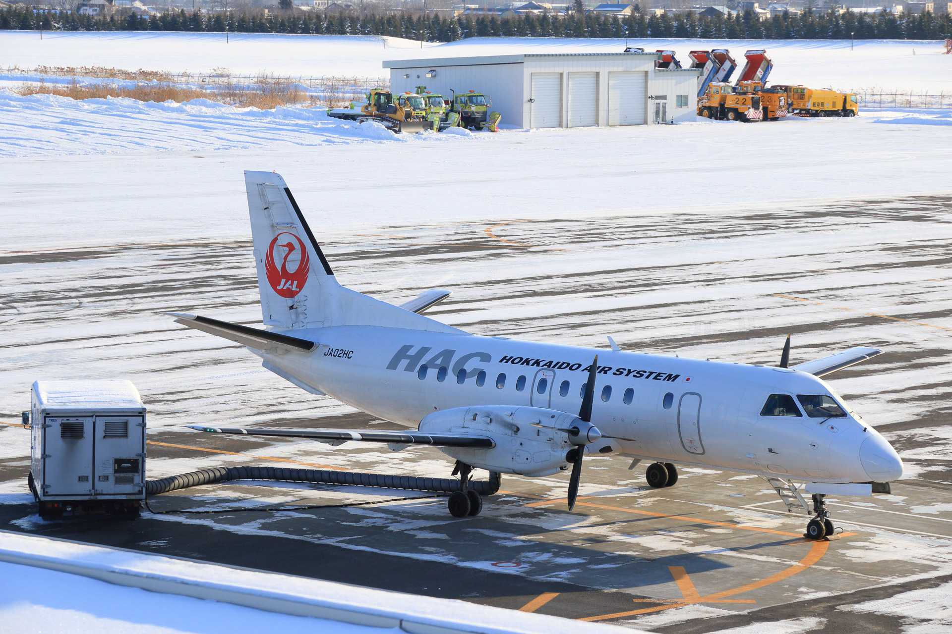 国内航空会社最後のSAAB 340Bが鹿児島へ。丘珠空港フライオーバーで 