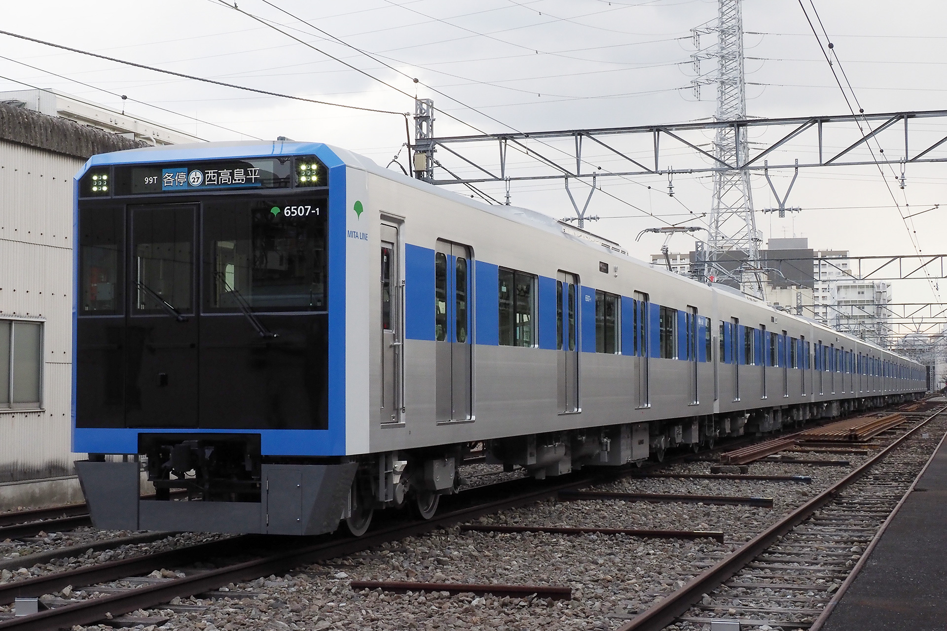 5月導入の三田線新型車両6500形を見てきた！ 直線的なボディデザイン