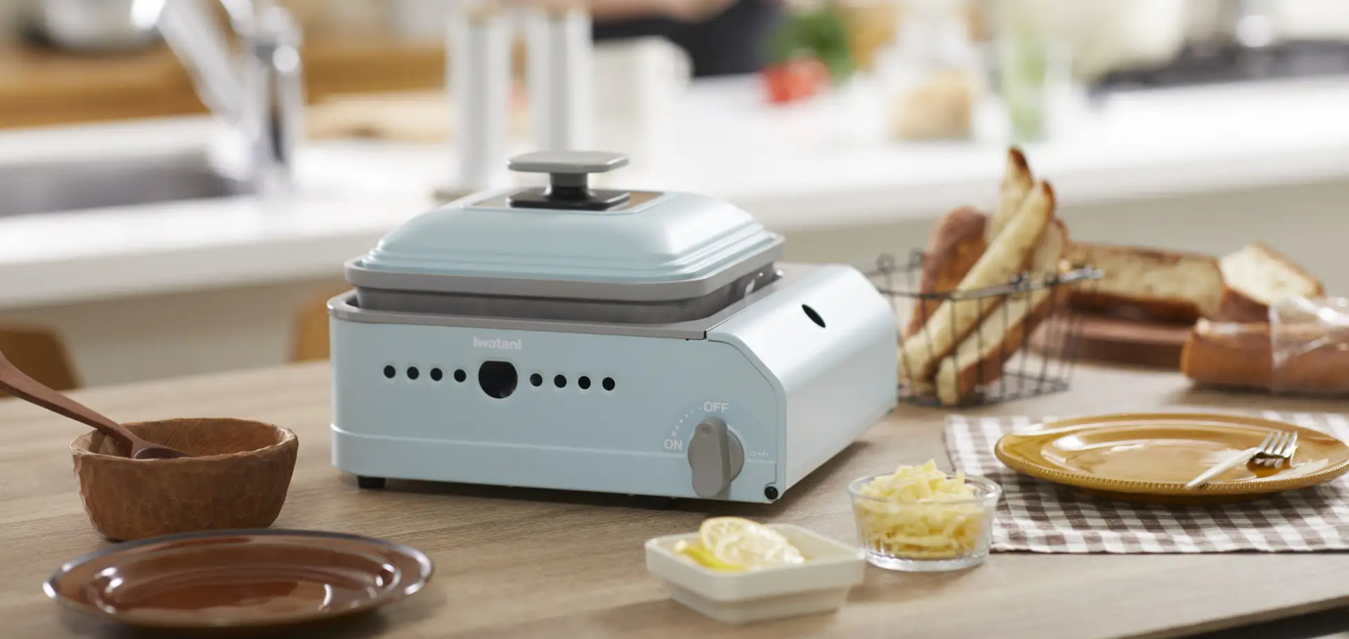 岩谷産業、アウトドアでも活躍するシンプルなホットプレート「ミニマル