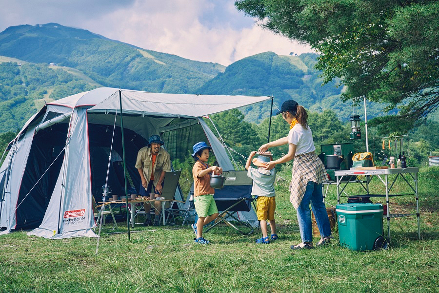 コールマン、夏キャンプ向け「ダークルーム」シリーズから通気性