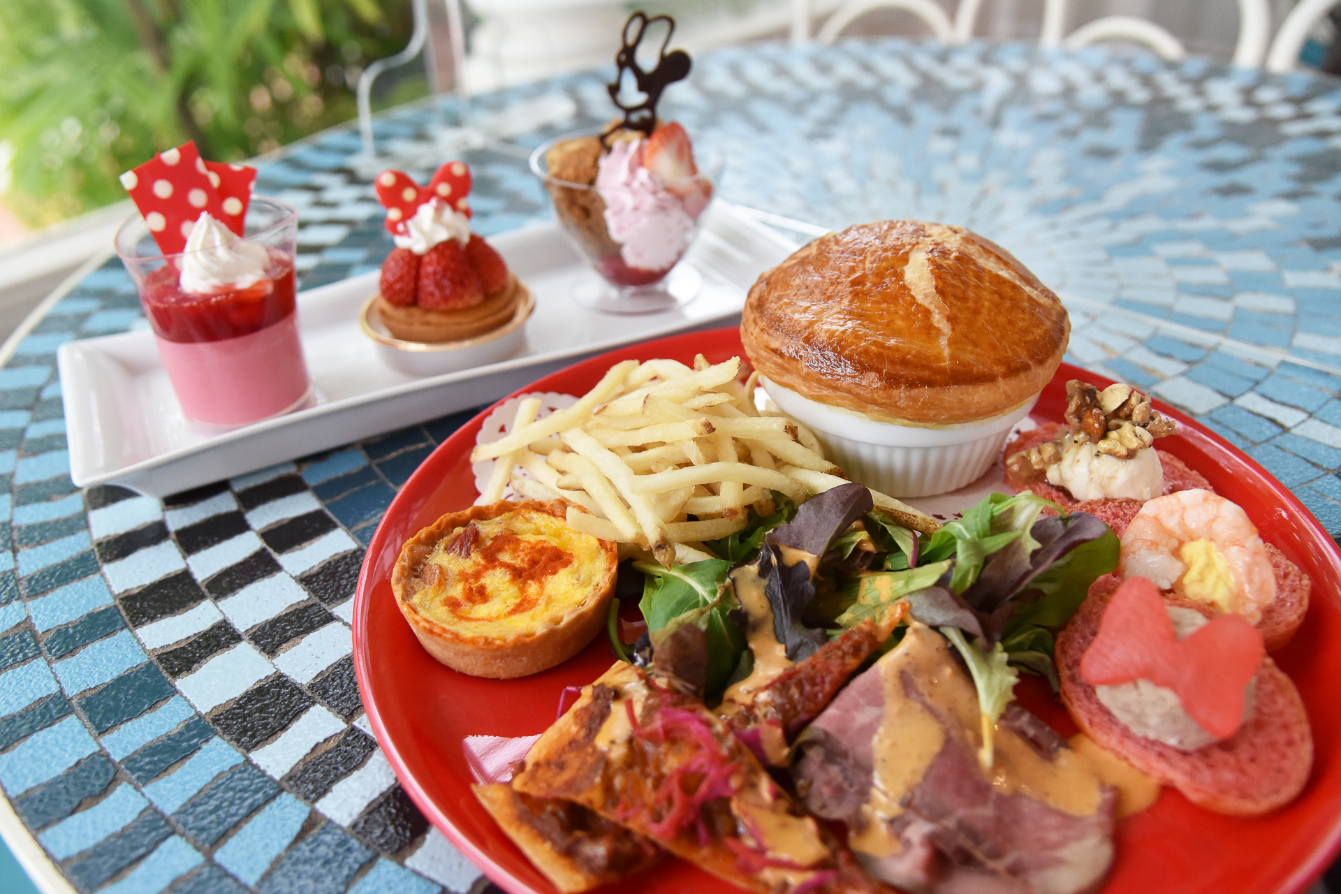 かわいい＆美味しいでおなかも大満足！ ミニーマウスのスペシャル