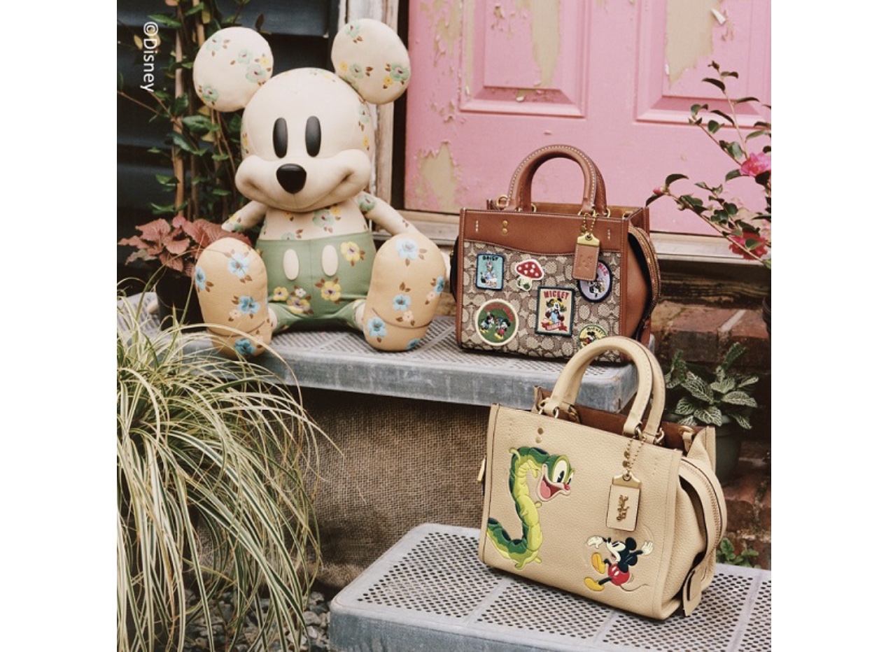 新品未使用　生誕100周年Disney×COACH コラボ　ショルダーバッグ保存袋冊子付き