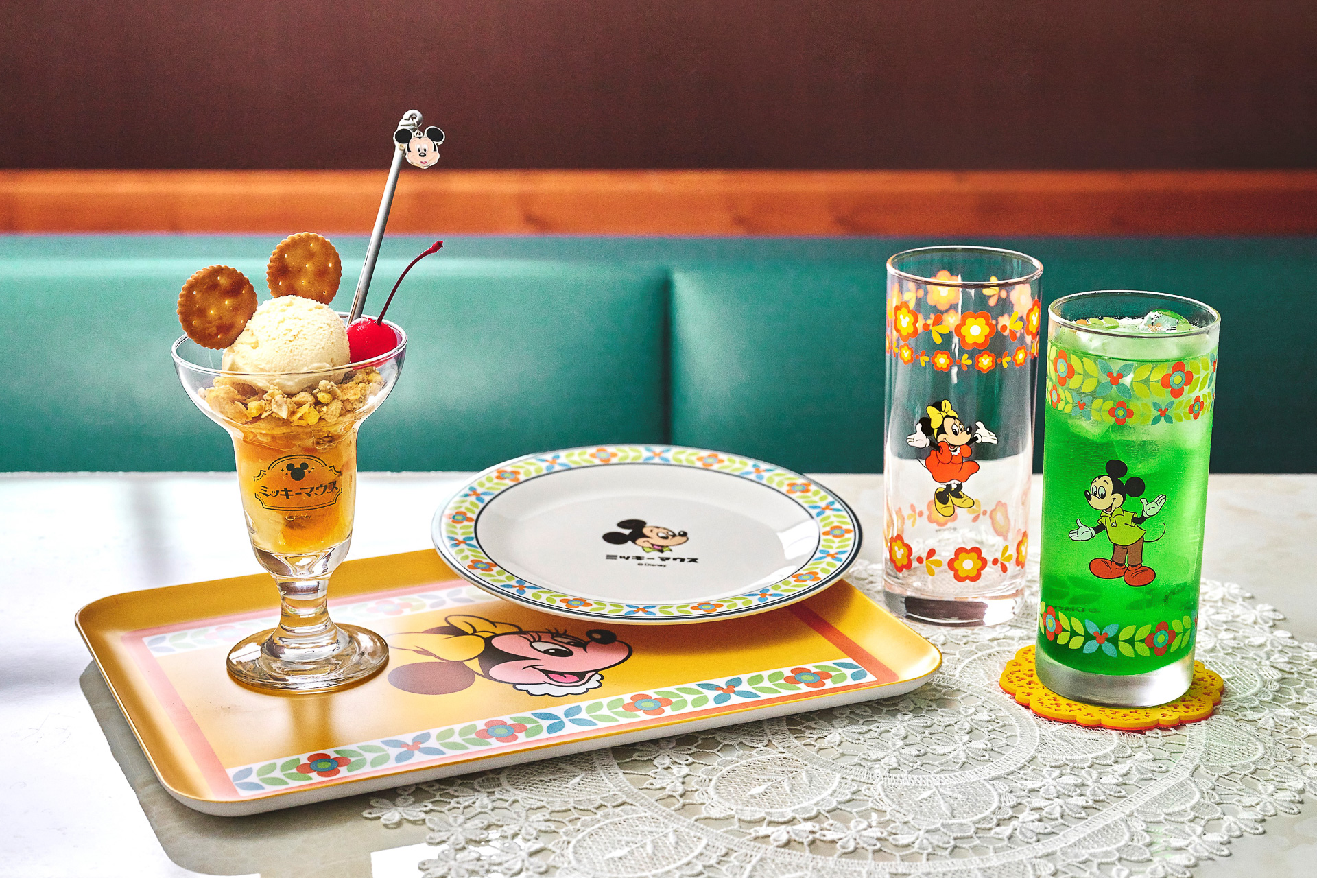ディズニー×レトロ喫茶のテーブルウェアが登場！ 昭和テイストのグラス
