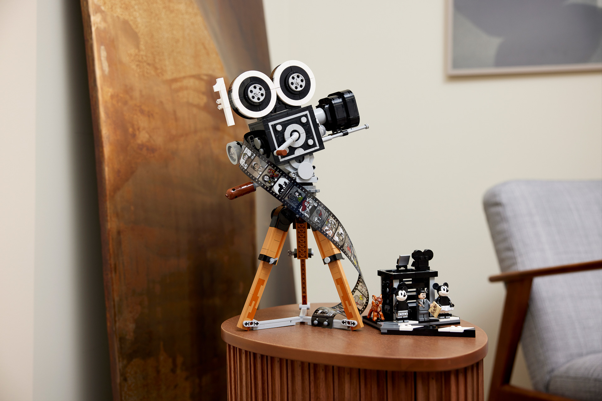 ウォルト・ディズニーのミニフィグも！ 「レゴ ウォルト・ディズニー