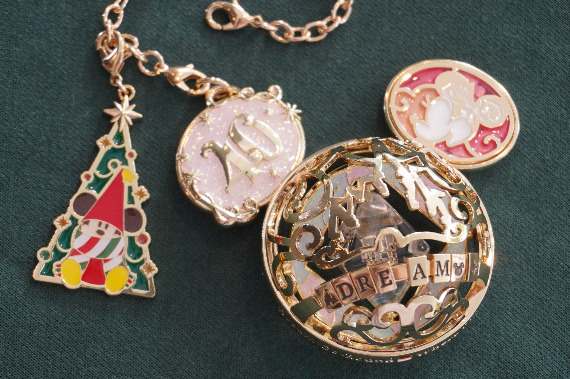 ディズニーシー★20周年★チャーム★キーホルダー★ドリームゴーラウンド★14点 ディズニーシー☆20周年☆チャーム☆キーホルダー☆ドリームゴー