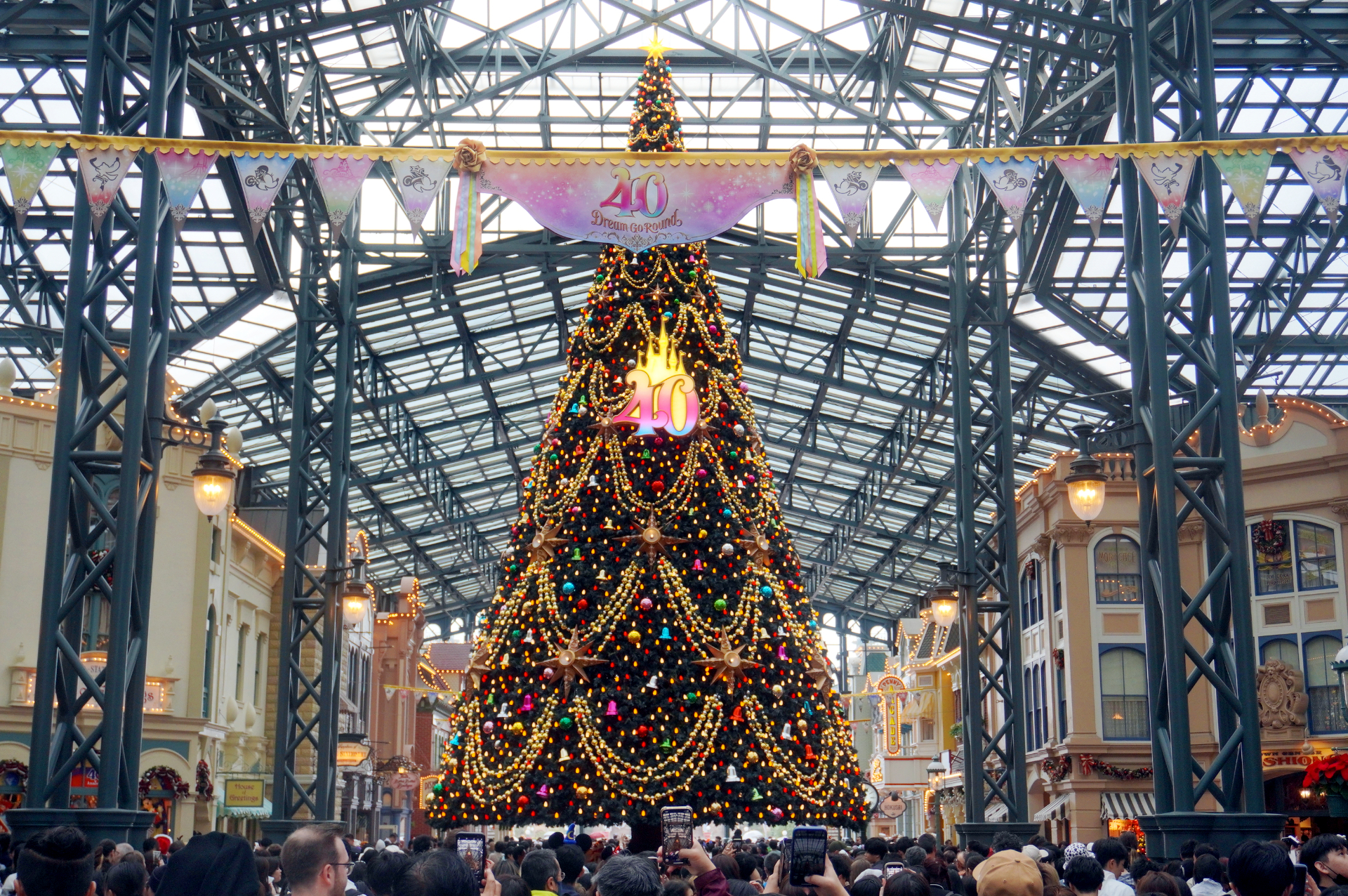 東京ディズニーランド、いよいよクリスマス開幕。園内装飾は妖精 ...