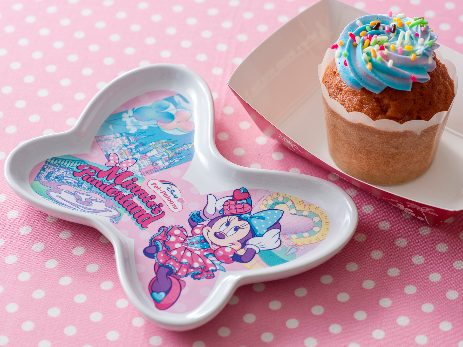 リボンモチーフとゆめかわカラーが◎。ディズニー・パルパルーザの限定