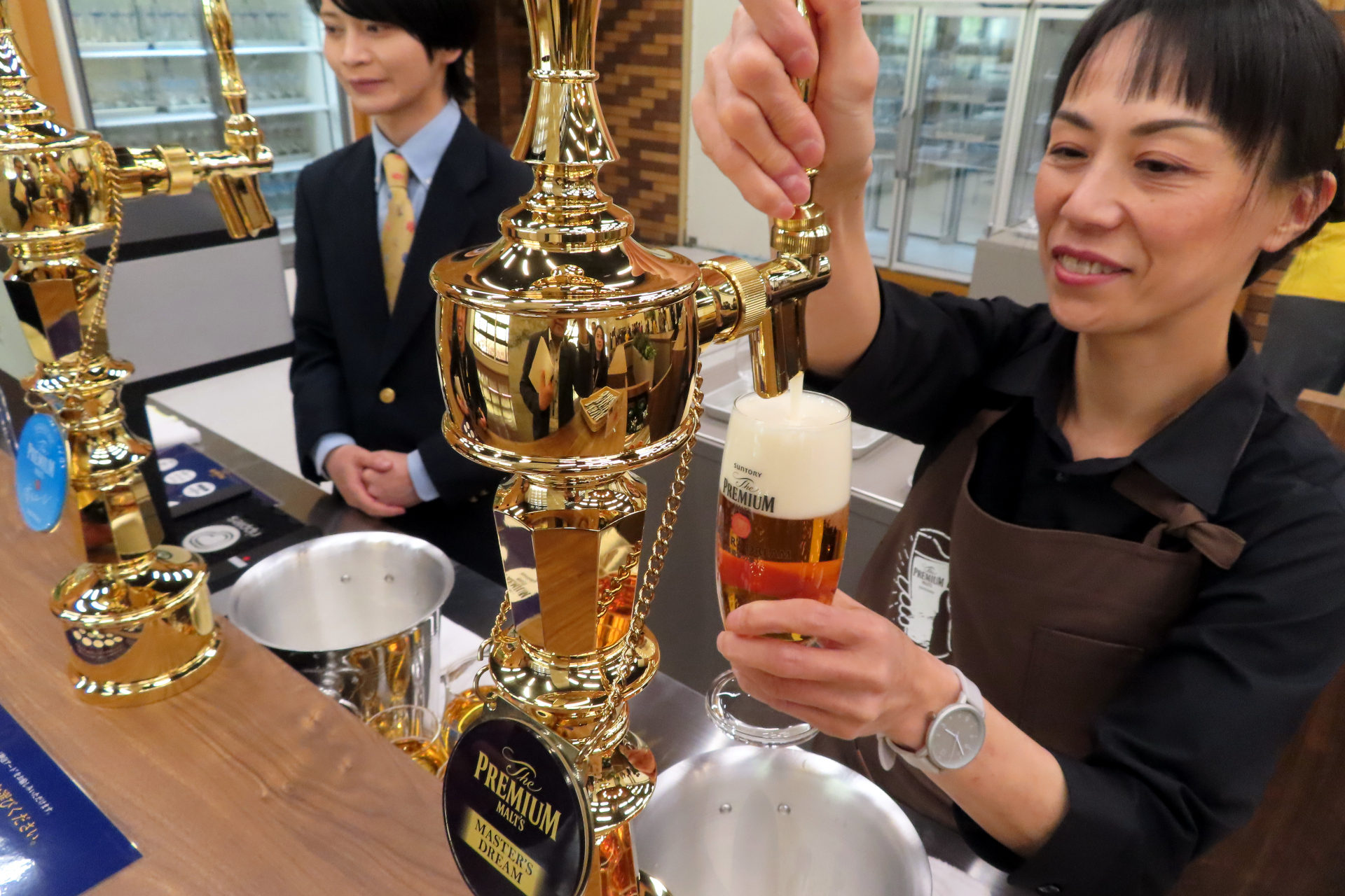 サントリー 〈天然水のビール工場〉東京・武蔵野、見学ツアーを