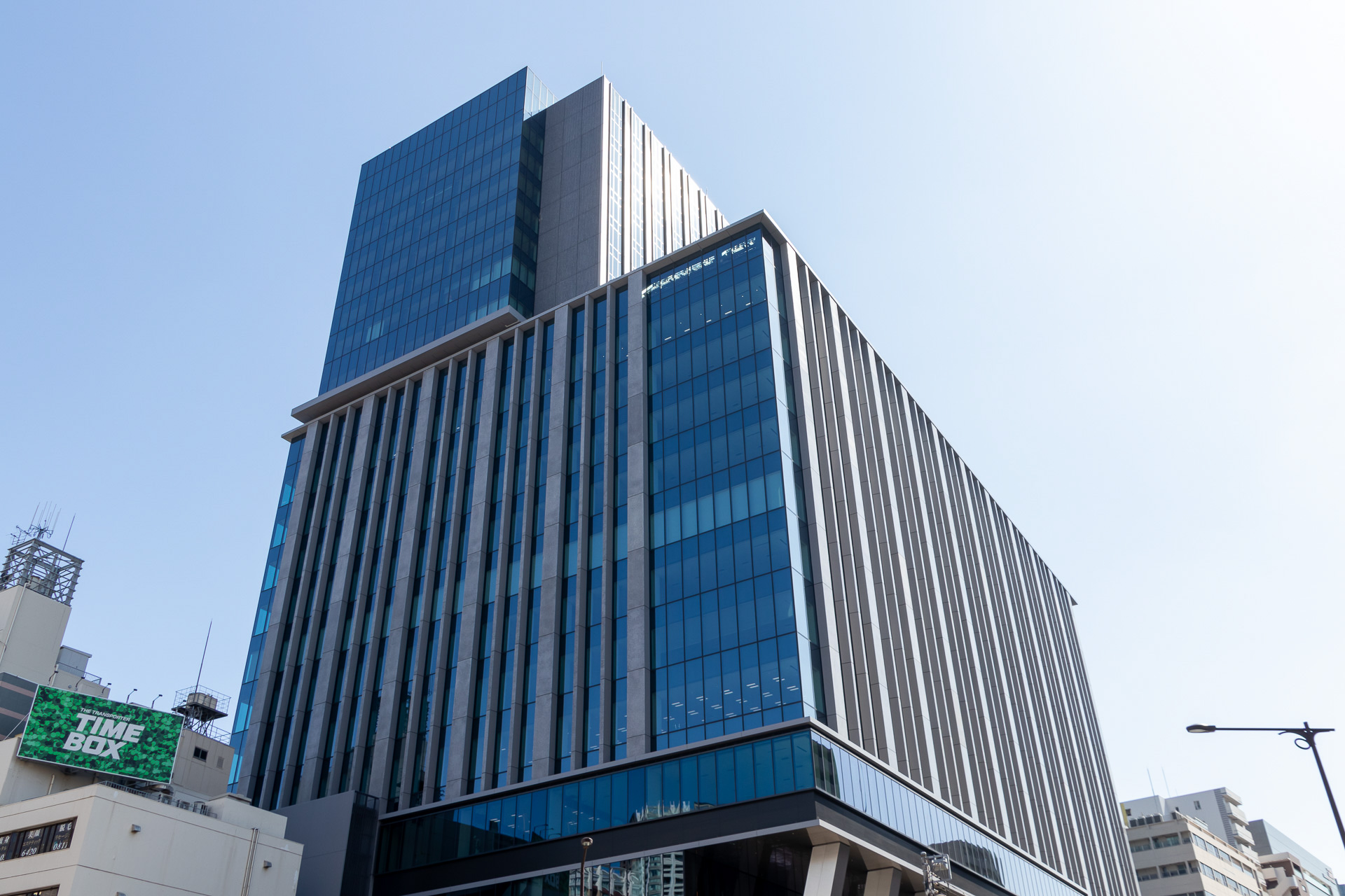 五反田ゆうぽうと跡地に建つ大規模複合施設「五反田JPビルディング」開業。気になるフードホールやシェアオフィスを見てきた - トラベル Watch