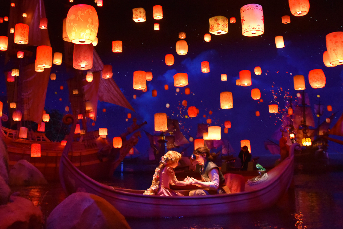 輝くランタンにうっとり！ ディズニーシー新ライド「ラプンツェルの