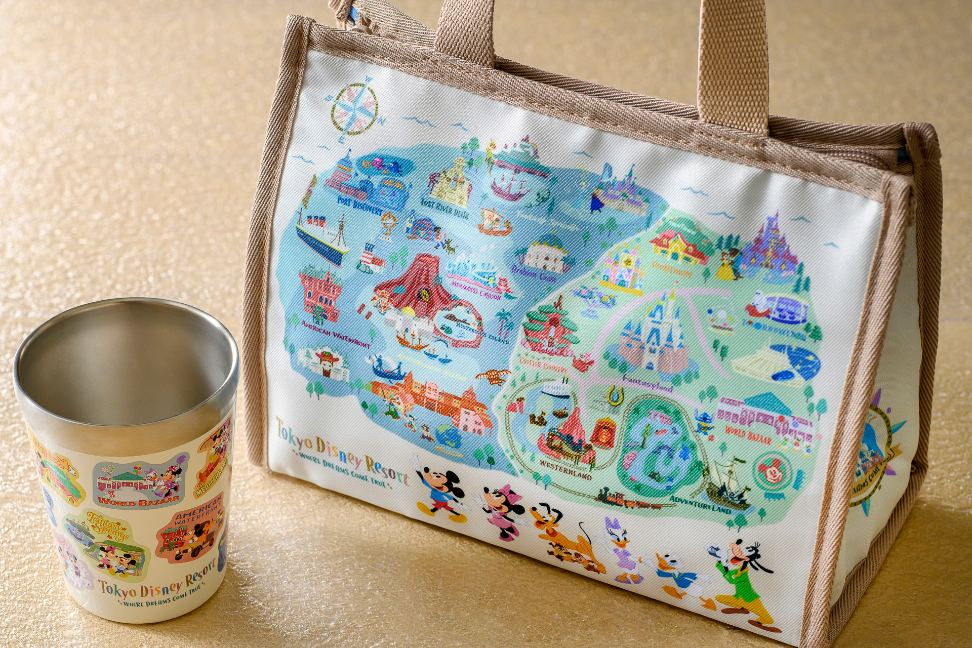 東京ディズニーリゾートのパークマップがかわいい！ スーベニアランチケースとタンブラーが7月同時リリース - トラベル Watch