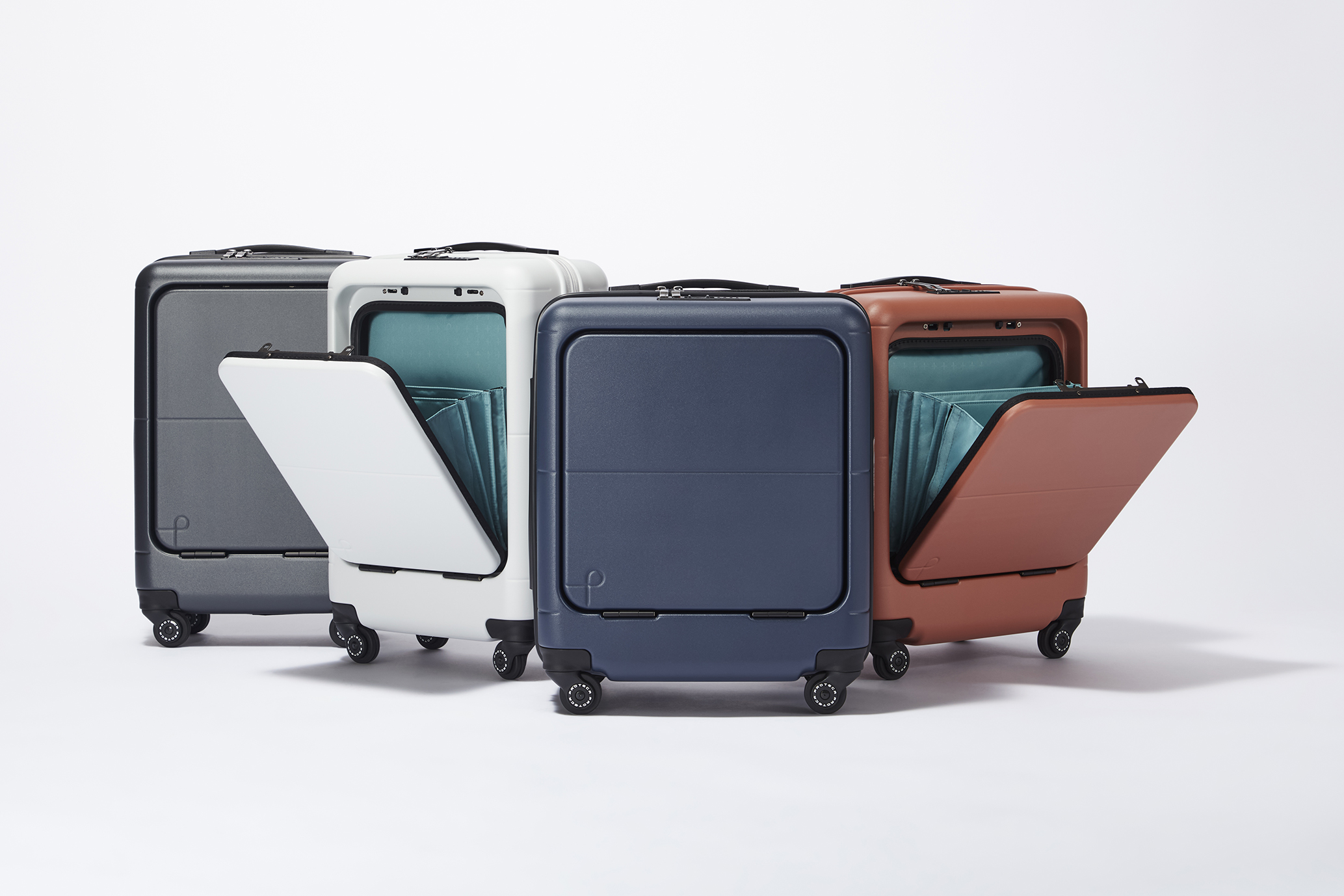 エース、ワンタッチ開閉のフロントポケット付きで機内持込最大級容量の