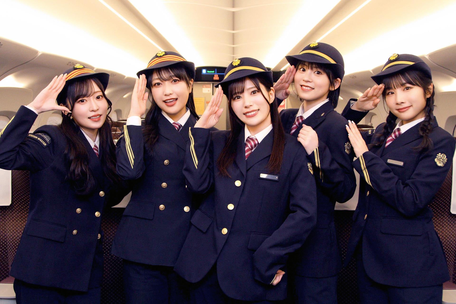 新幹線車内が大満足の声優イベント会場に。東海道新幹線で開催された