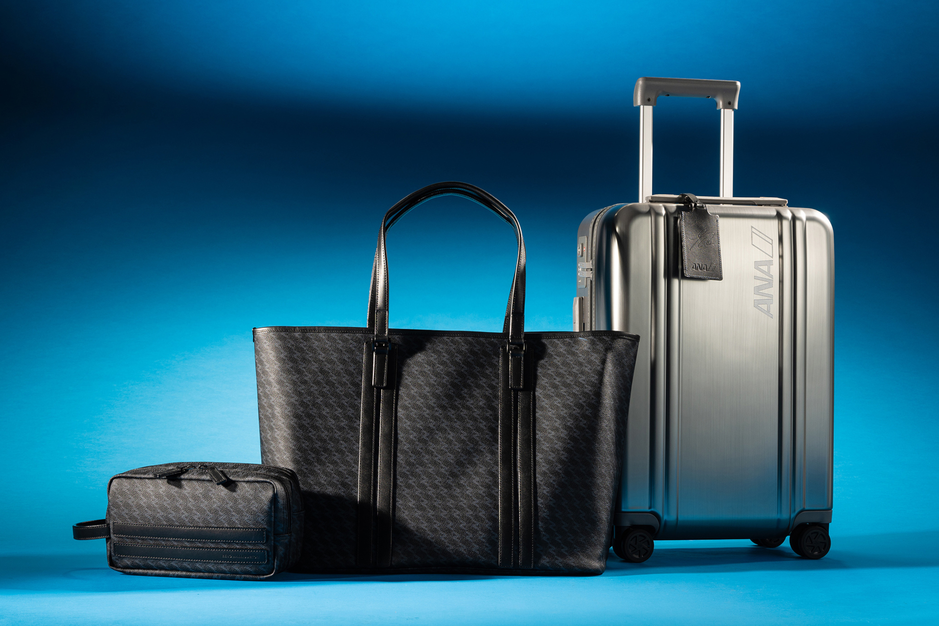 【新品】三笘薫選手監修 ゼロハリバートン ANA限定 トートバッグ ANA×ゼロハリバートン、三笘薫コラボバッグ/ラゲージ。型押しサイン