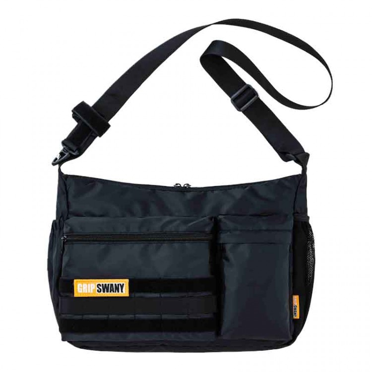 宝島社「GRIP SWANY」ショルダーバッグ。着脱可能なワッペン＆多機能
