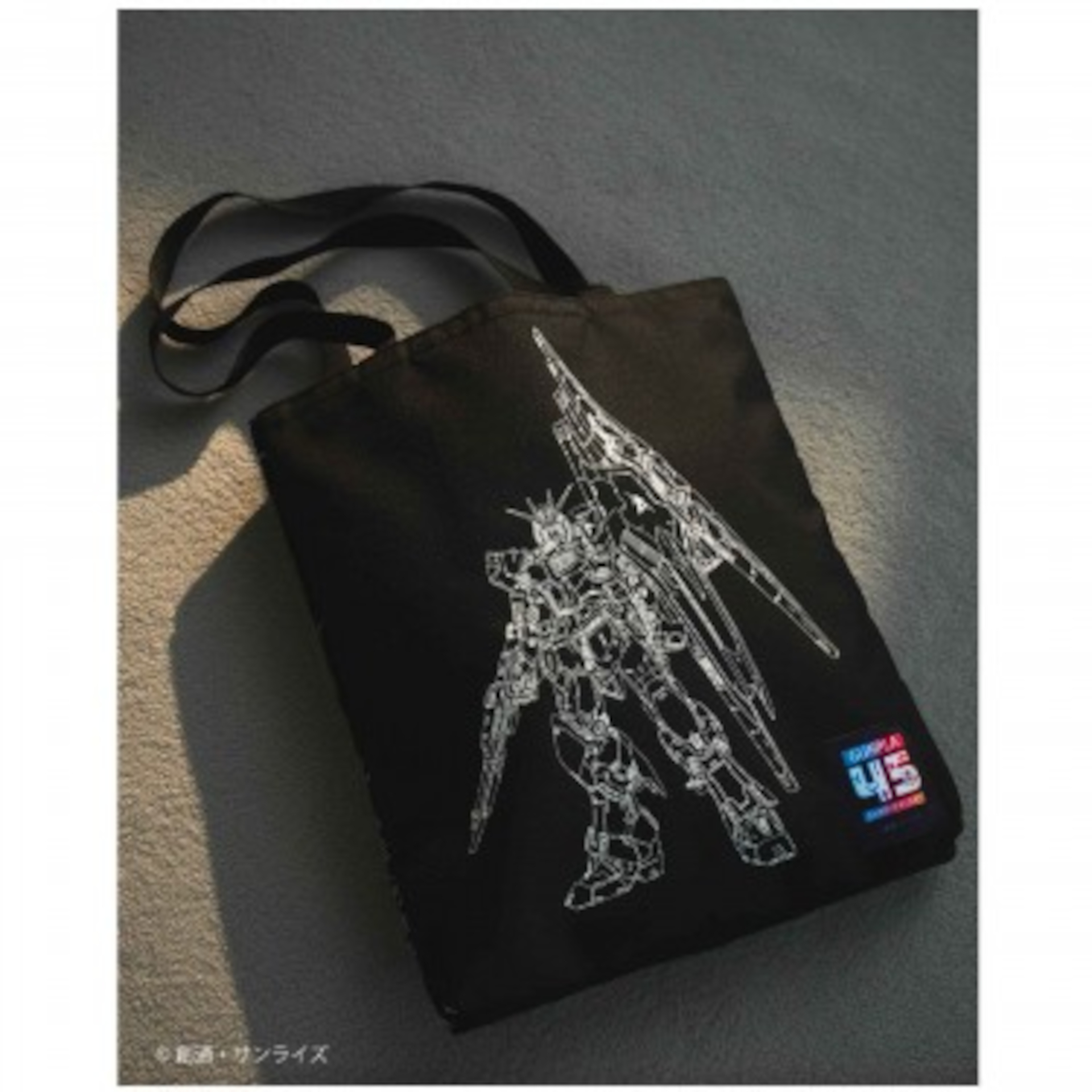 ガンプラ45周年トートバッグ本日発売。PG UNLEASHED 1/60 νガンダムを