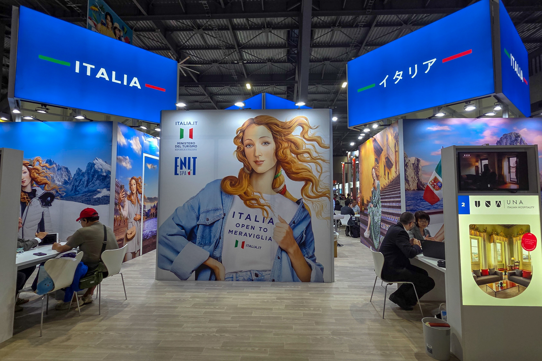 イタリアはセミナー開催でエコバッグ配布、ITAエアウェイズのグッズも