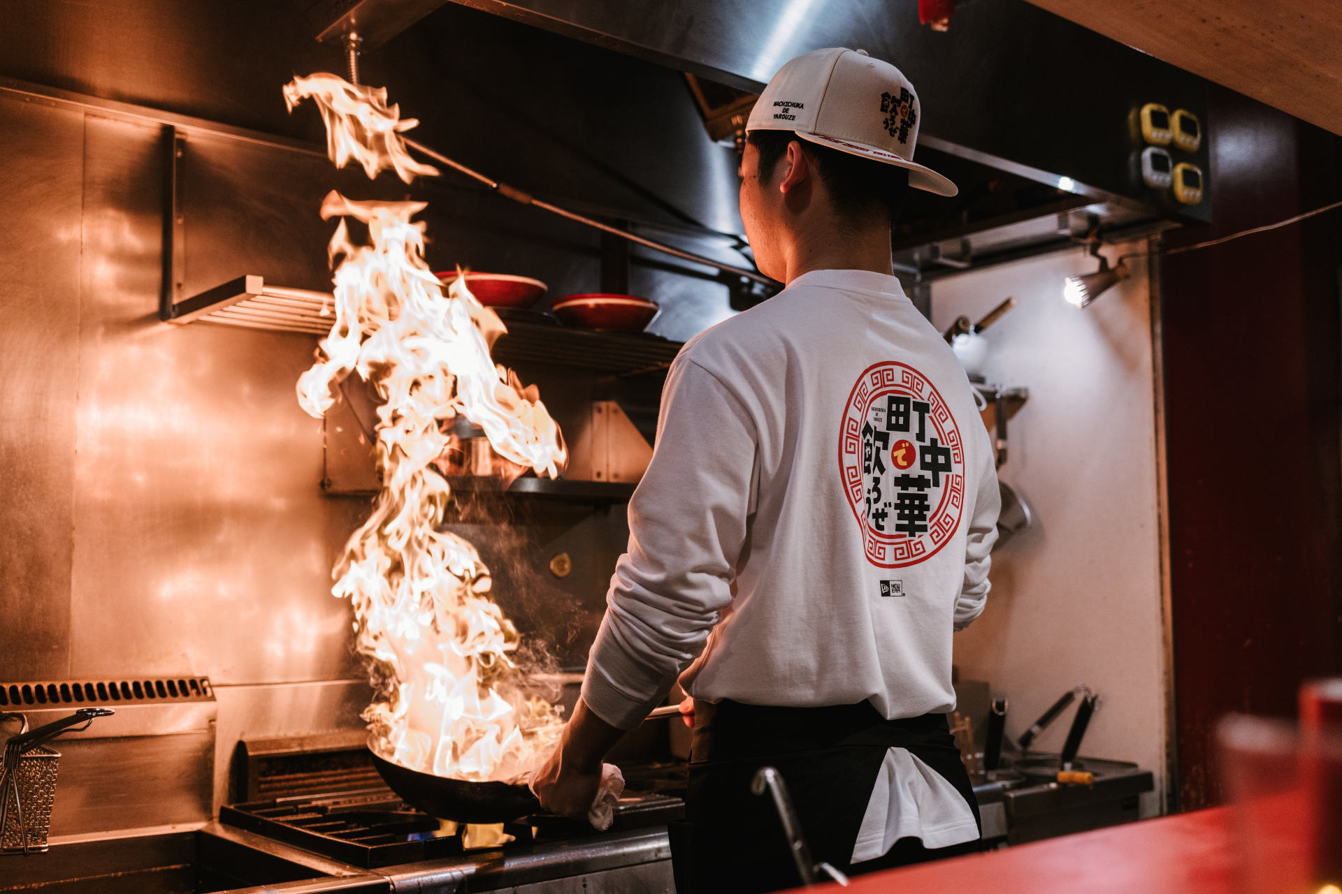 町中華で飲ろうぜ ロングスリーブTシャツ ホワイト Amazon | [NEW ERA] Sz:L ニューエラ ロングスリーブTシャツ 町中華で