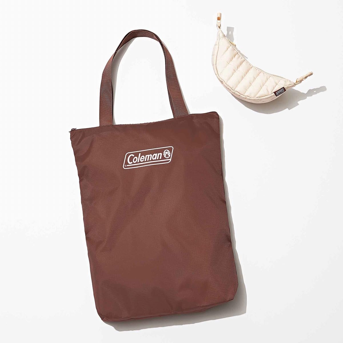 付録は「コールマン」バッグ＆クロワッサン形ポーチ。sweet 2月号の