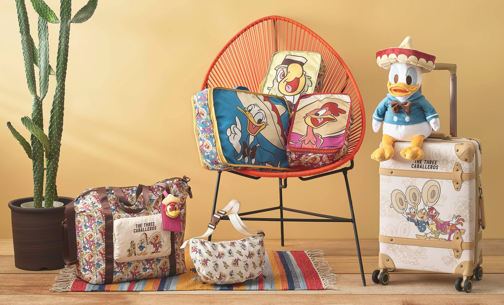 春旅は「三人の騎士」柄で揃えたい！ ディズニーストア、新デザインの