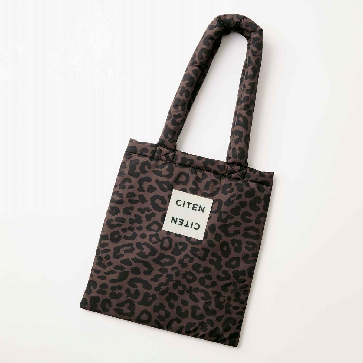 付録は「CITEN」のレオパード柄パフィートート。本日発売、オトナ