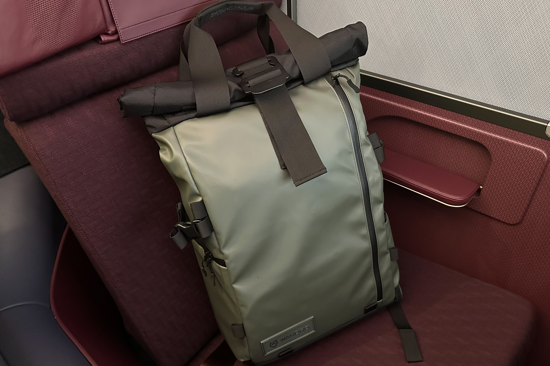 機内持ち込みの手荷物に新たなルール。ハンドバッグなど身の回り品は「前の座席下に入る大きさ」まで