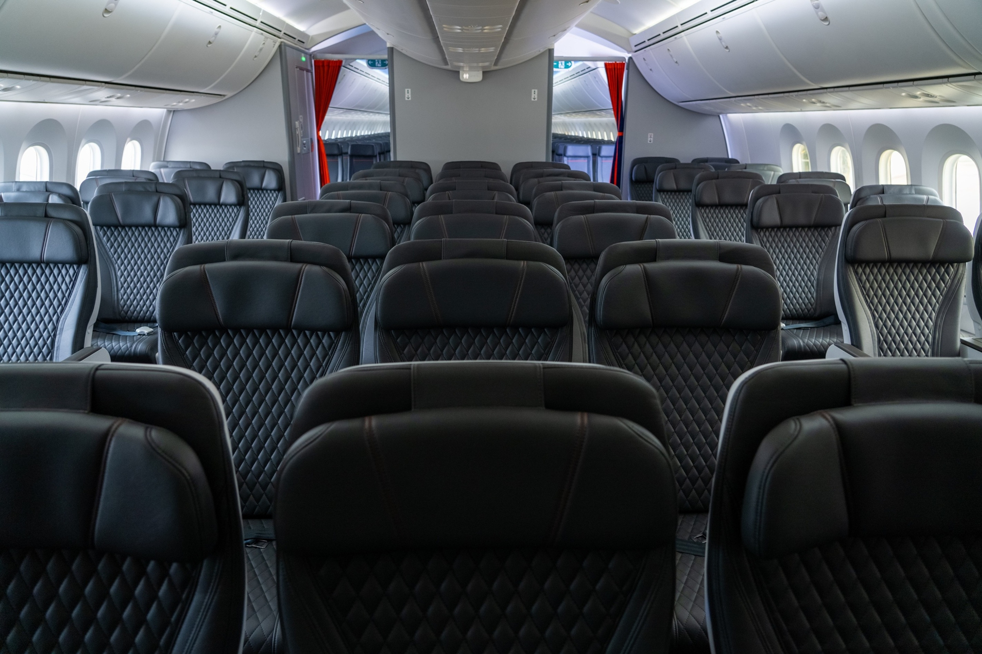 ジェットスター航空、内装刷新のボーイング 787型機を就航。機内Wi-Fi