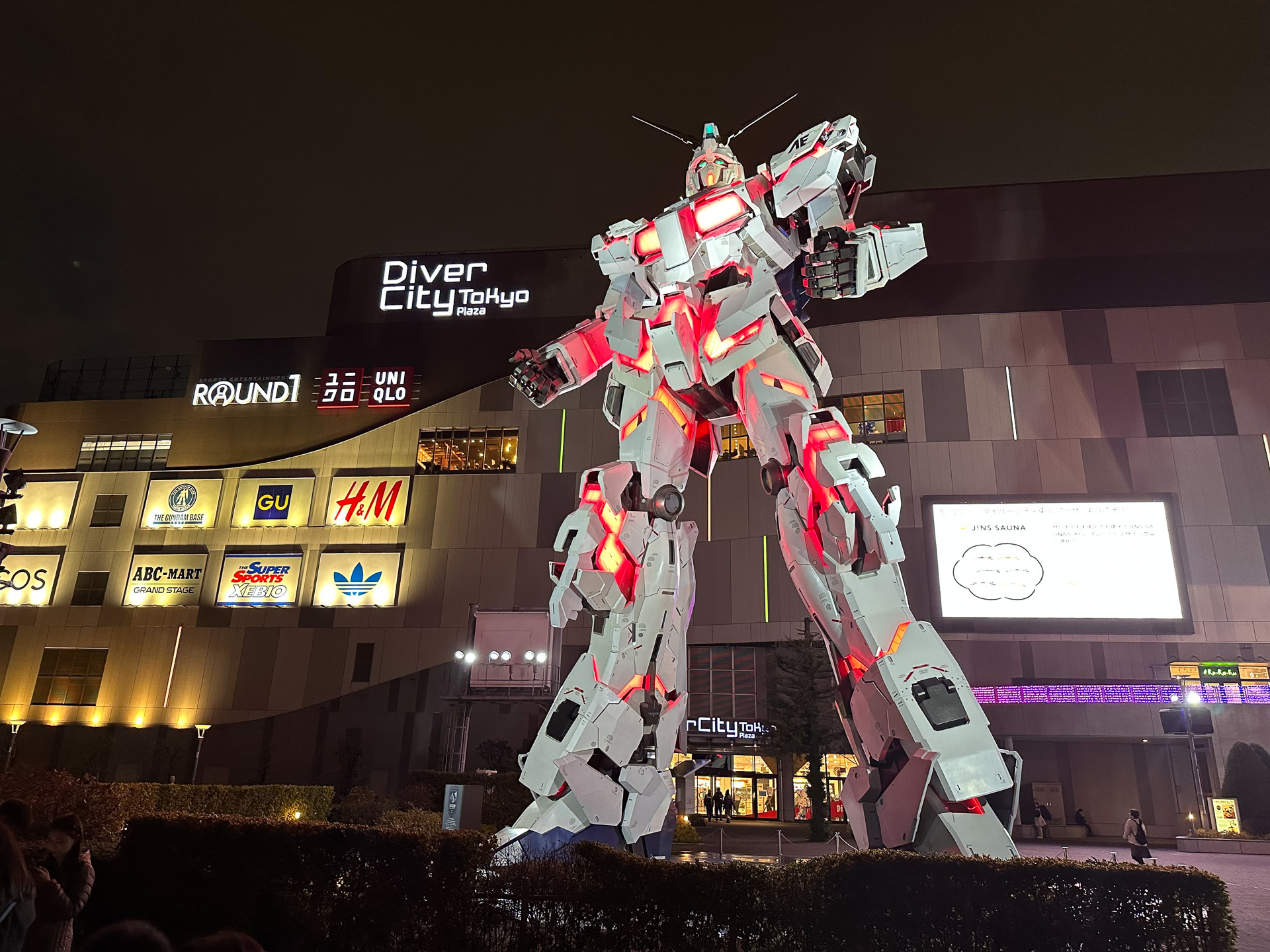 お台場のユニコーンガンダム、8月末に展示終了 - トラベル Watch