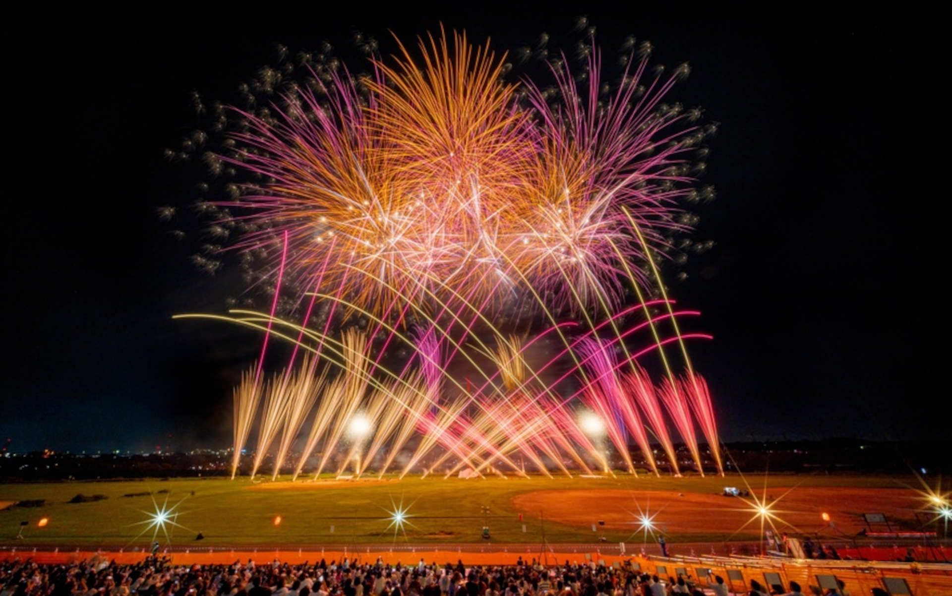 第60回葛飾納涼花火大会」有料観覧席は6月5日から先着販売。今年は約2