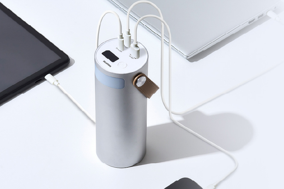 アイリスオーヤマ、ボトル型のモバイルバッテリー。“麦茶ペットボトル