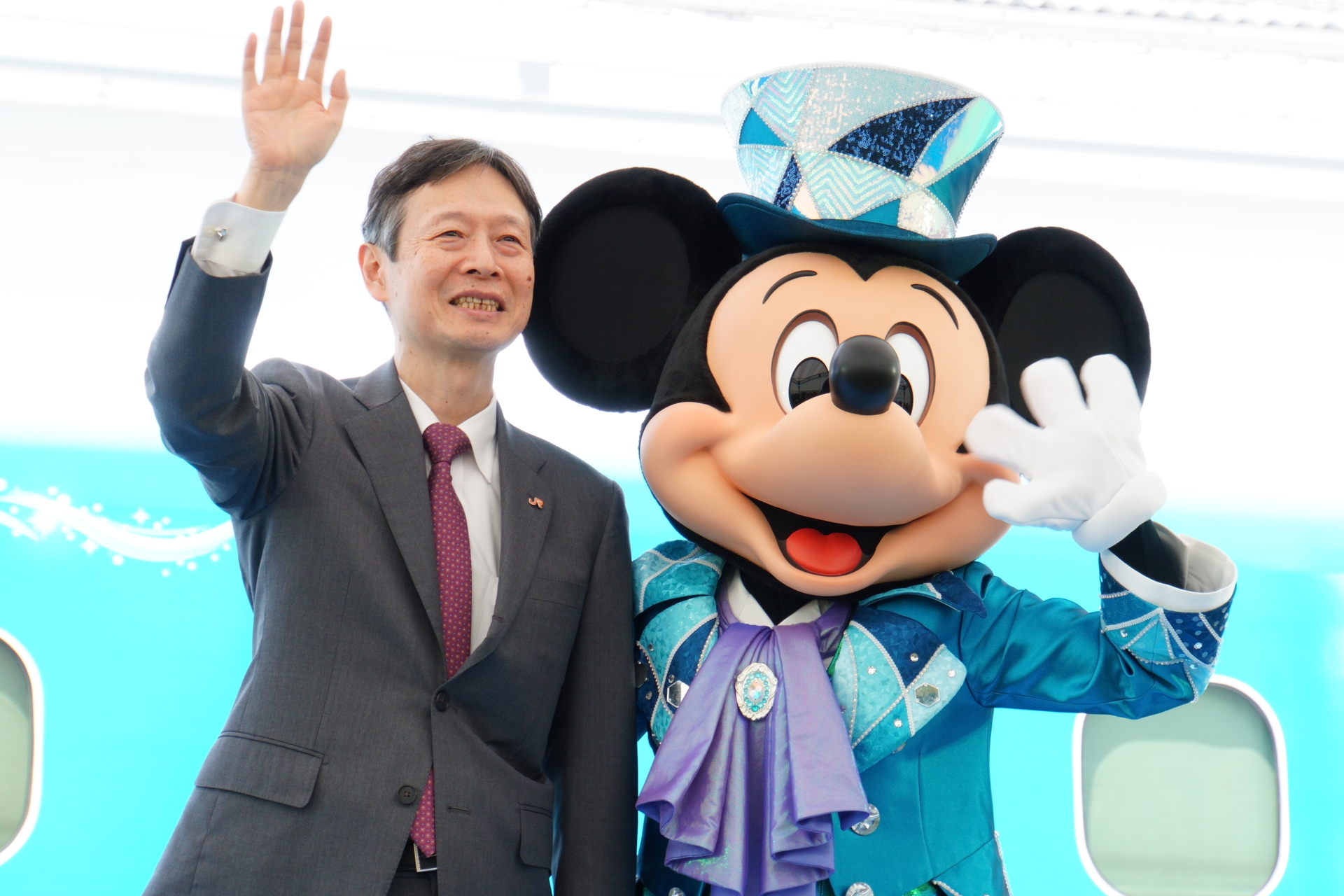東海道新幹線×ディズニーシー25周年、特別な車両をお披露目！ 見どころ