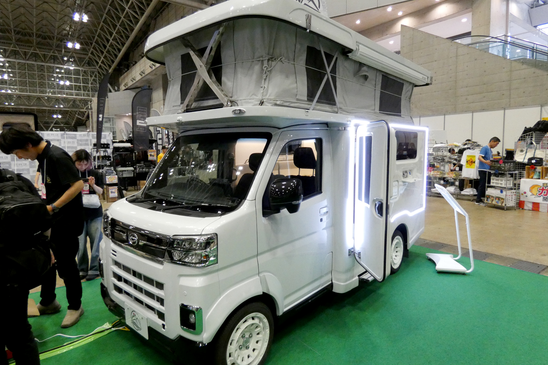 キャンピングカーSHADE LED付き 立体駐車場にも入るターボ仕様の軽キャン「Happy1+City Turbo