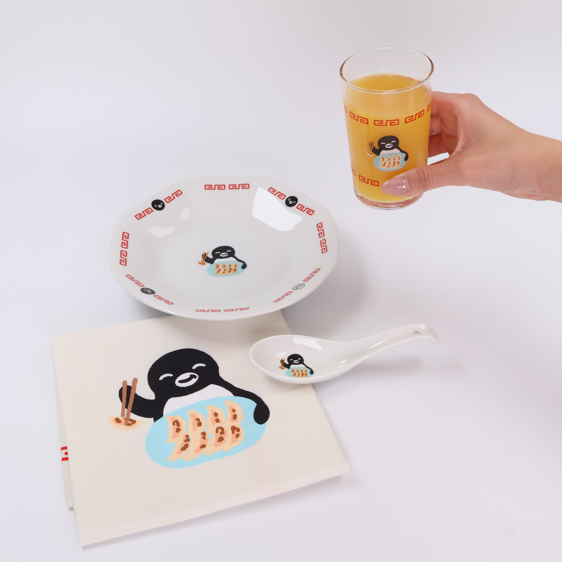 Suicaのペンギンが町中華グッズになった。中華皿やレンゲなど栃木